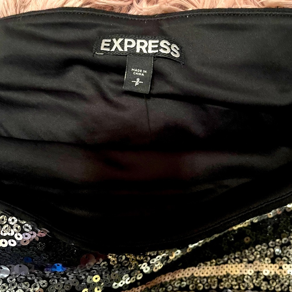 NWT SEQUIN SKIRT✨ - Picture 2 of 3